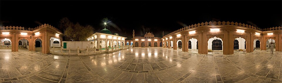 File:Shah Jamal Tomb & Mosque.jpg