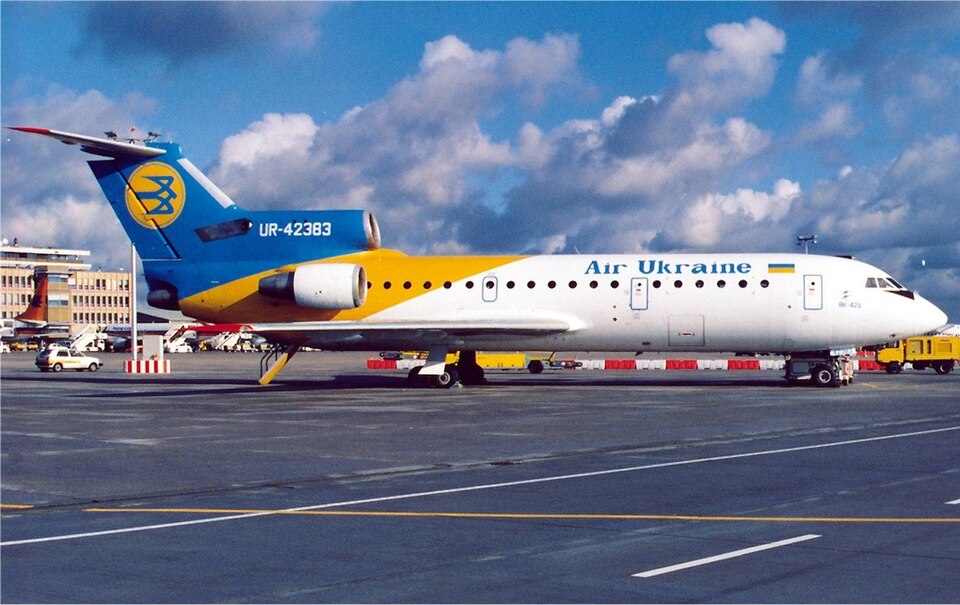 File:Air Ukraine Yakovlev Yak-42 Maiwald.jpg