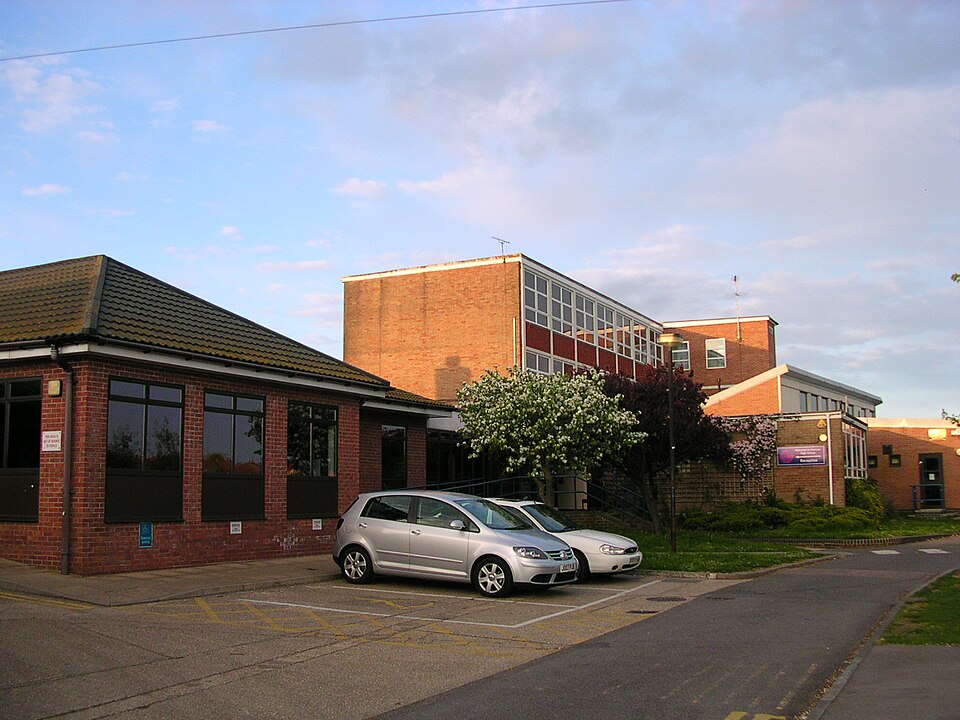 File:Davison High School.JPG