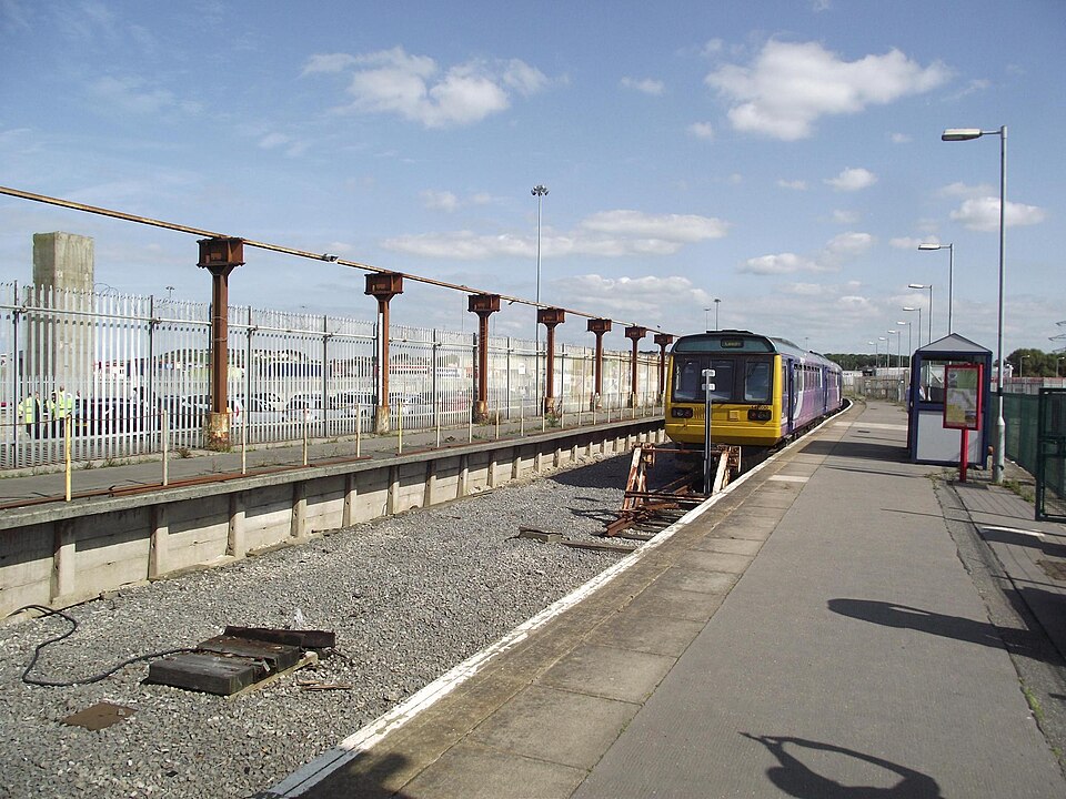 File:Heysham Harbour railway station (geograph 5107970).jpg
