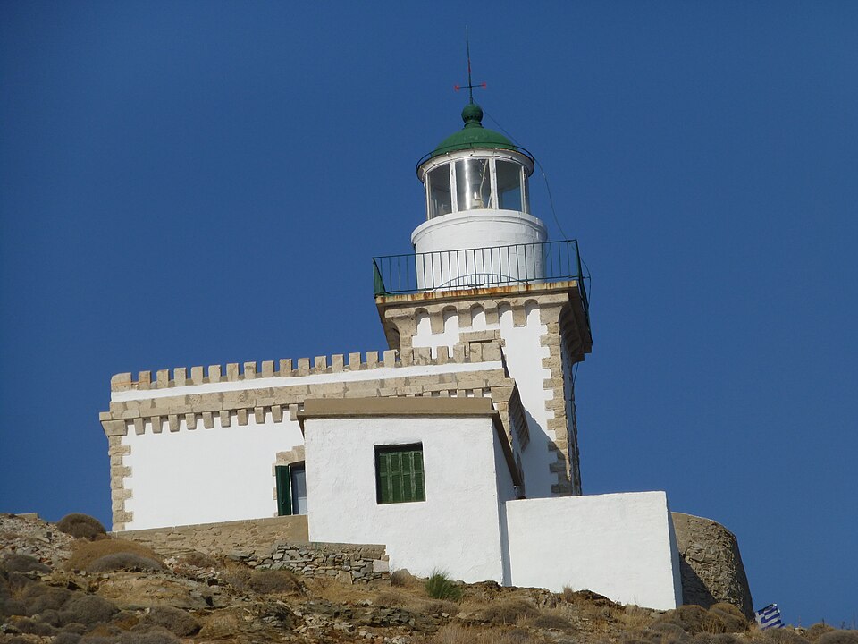 File:Phare de Sérifos.JPG