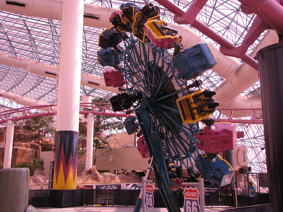 File:Adventuredome Chaos ride (3).JPG
