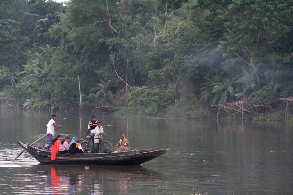 File:Ferry in Sundarbans.jpg