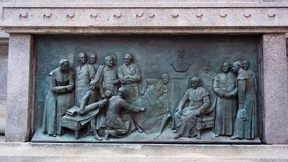File:Monument Ignace Bourget 05.jpg