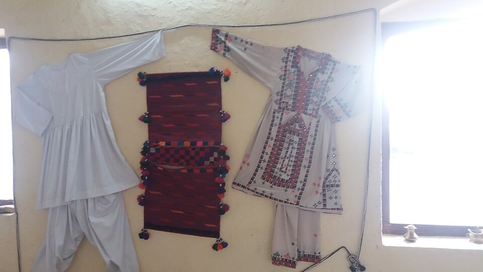 File:Traditional Balochi Dresses.jpg