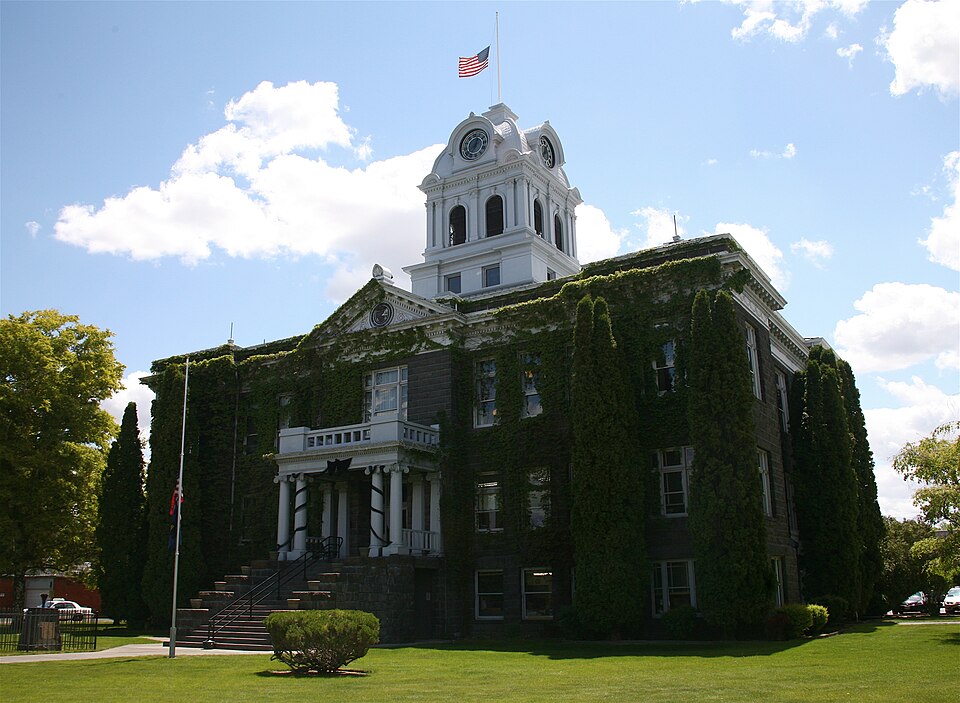File:CrookCountyCourthouse.jpg