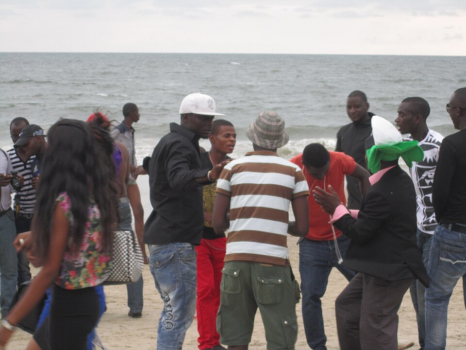 File:Crowd on Beach in Gabon.JPG