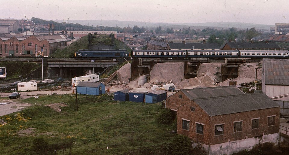 File:Horns Bridge , Chesterfield.jpg