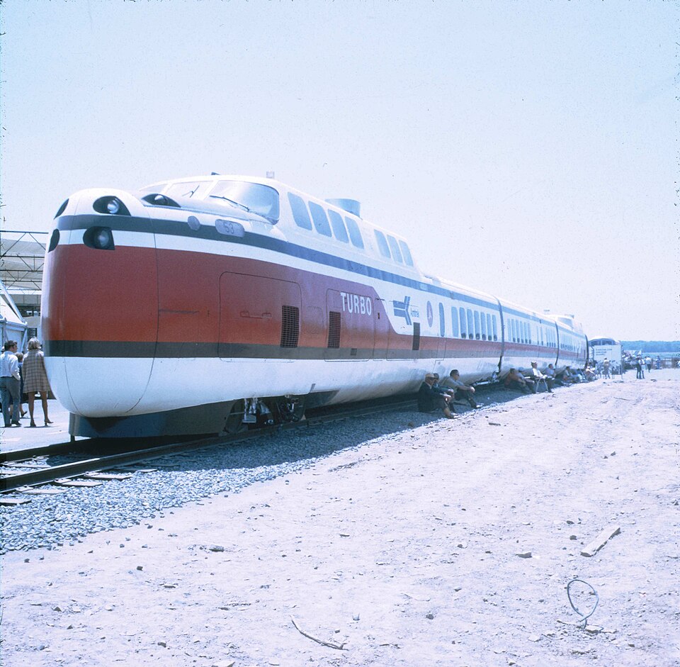 File:United Aircraft TurboTrain at Transpo '72.jpg