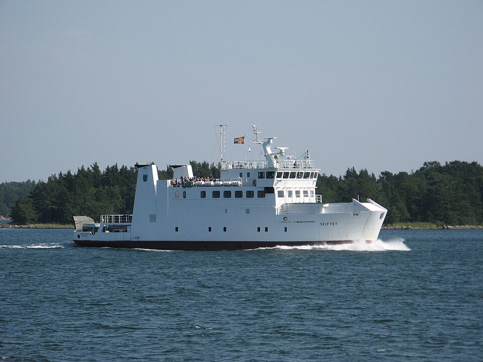 File:Ålandstrafikens Skiftet vid Houtskär.jpg