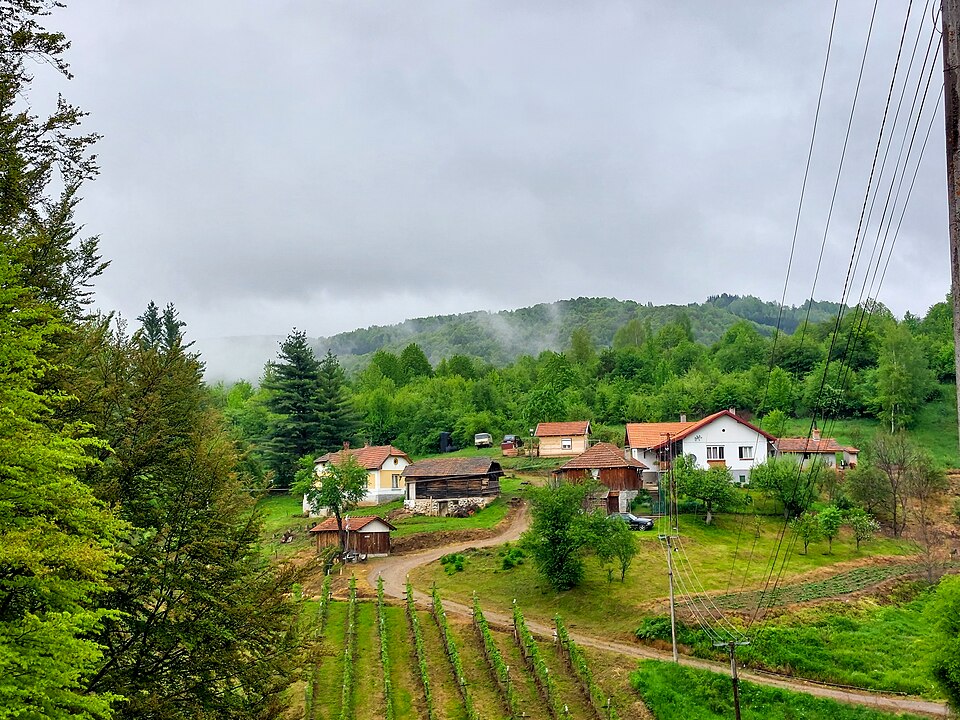 File:Gramada 02.jpg