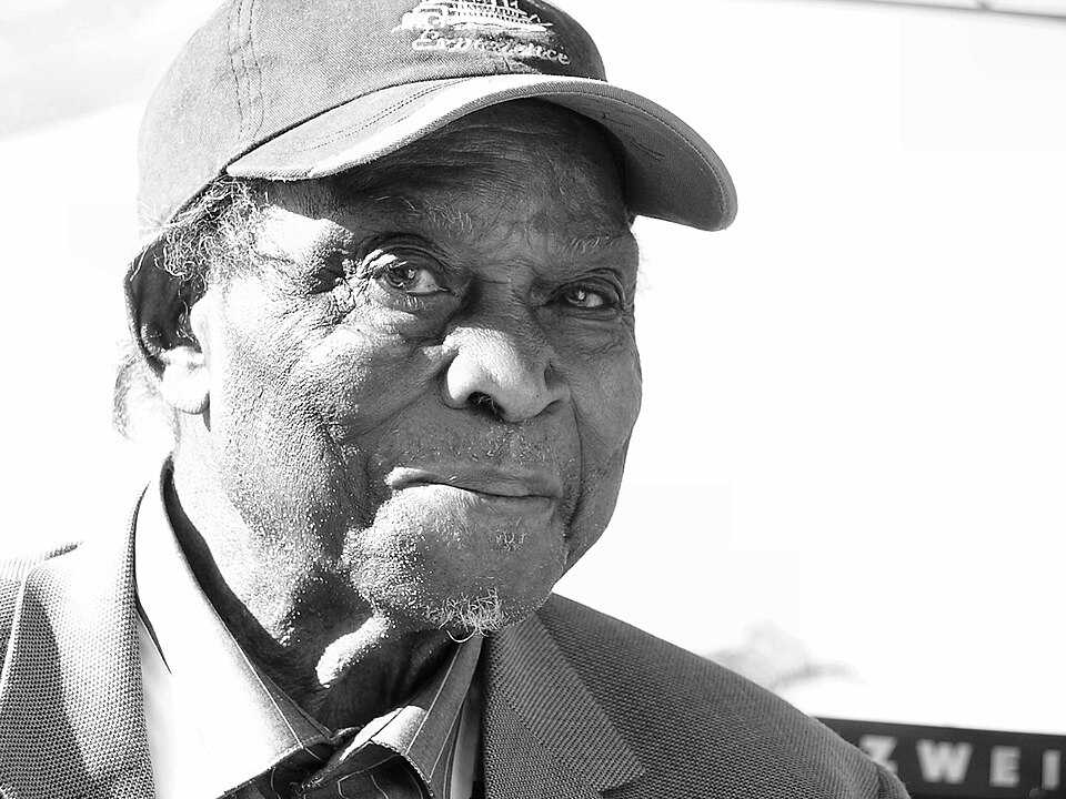 File:Honeyboy Edwards (blues musician) 2.jpg