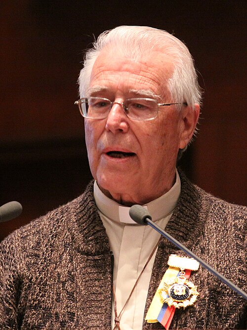 File:Monseñor Gonzalo López Marañón.jpg