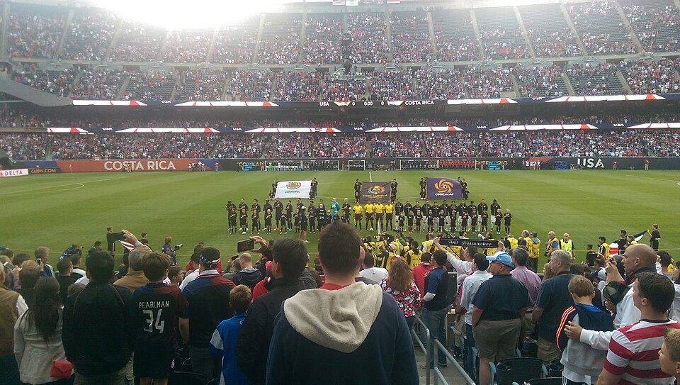 File:USA v Costa Rica (26837540707).jpg