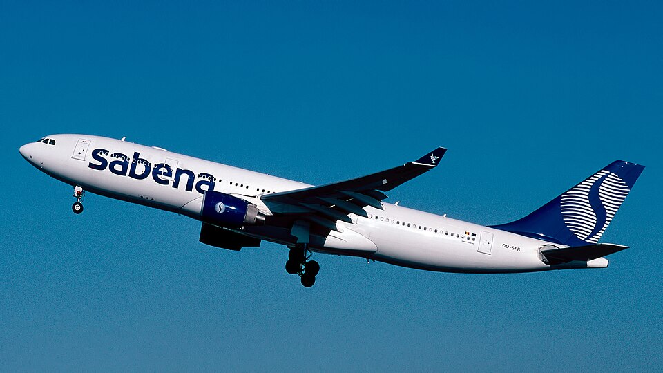 File:A330-200 OO-SFR BRU 2000 PL DIA1.jpg