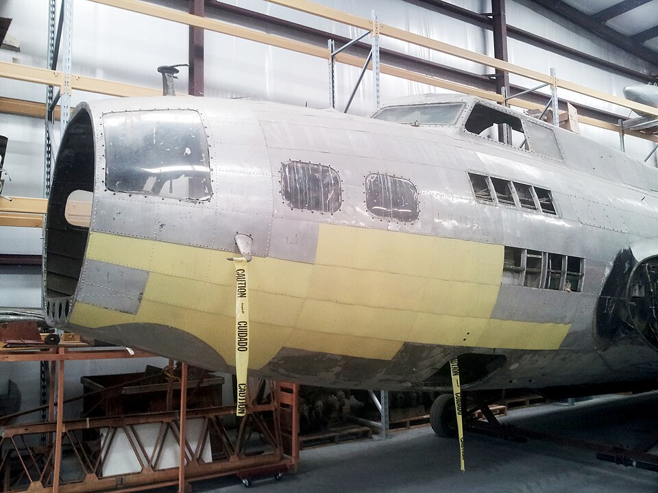 File:Boeing B-17G 44-83525.jpg