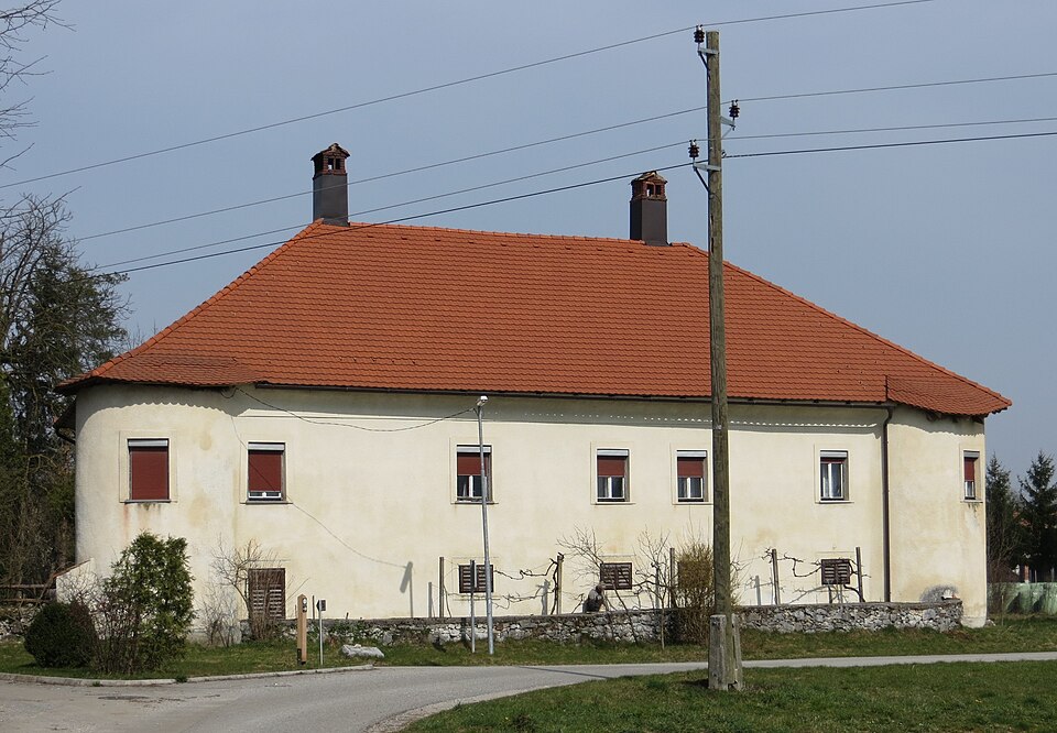 File:Brest Castle Slovenia.JPG