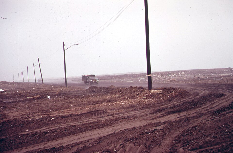 File:Dump truck, Jamaica Bay, NY, 1973.jpg