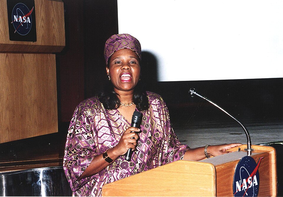File:Michelle Amos.jpg