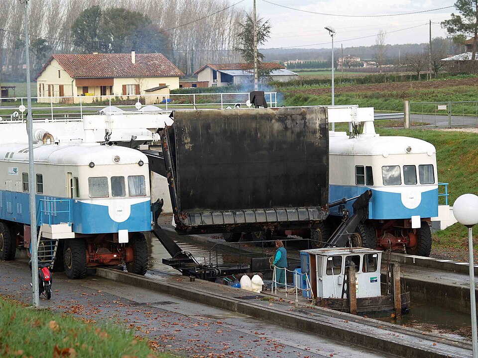 File:Montech fermeture.jpg