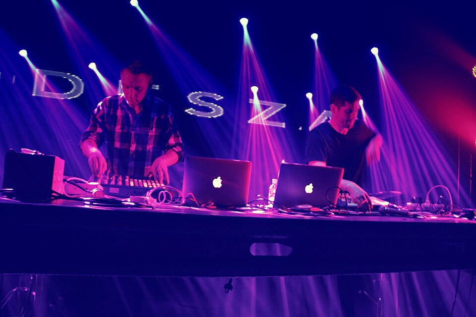 File:Odesza 2014.jpg