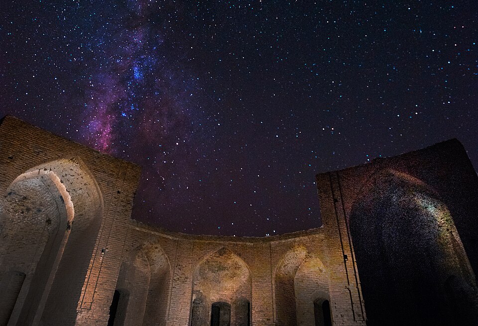 File:Abbas aabaad Nights... 01 (cropped).jpg