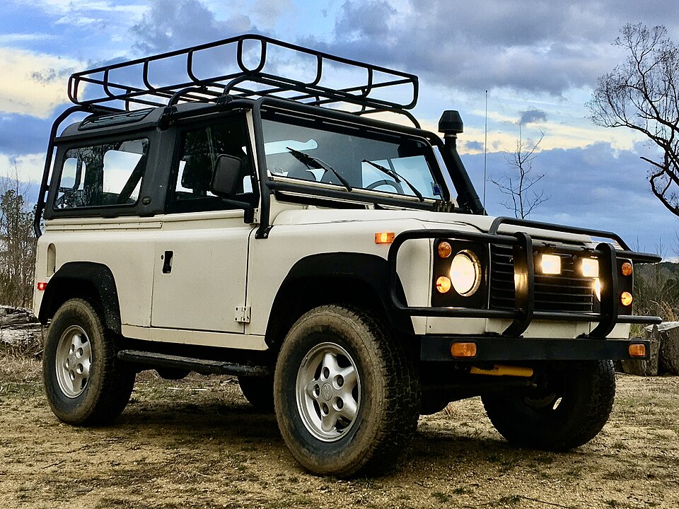 File:NAS Land Rover Defender 90.jpg