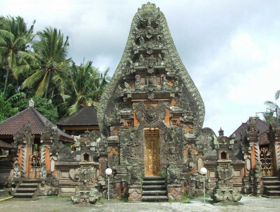 File:PuraDalemSidan.jpg