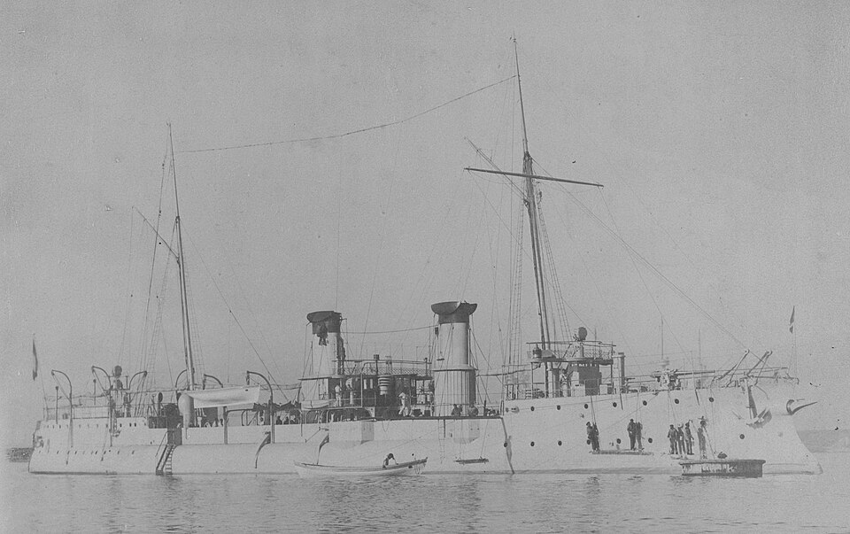 File:French cruiser D'Iberville NH 66093.jpg