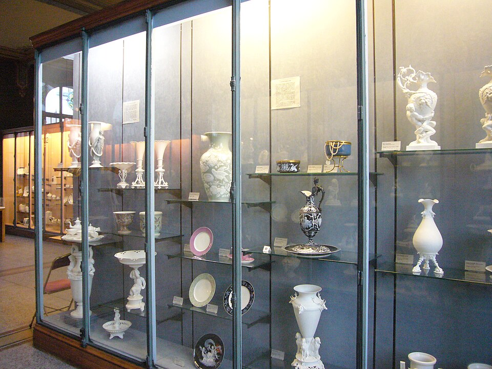 File:Musée Adrien Dubouché - collections.JPG