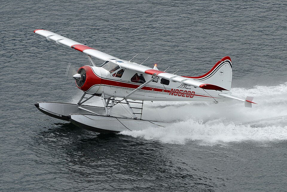 File:N952DB Crashed near Ketchikan.jpg