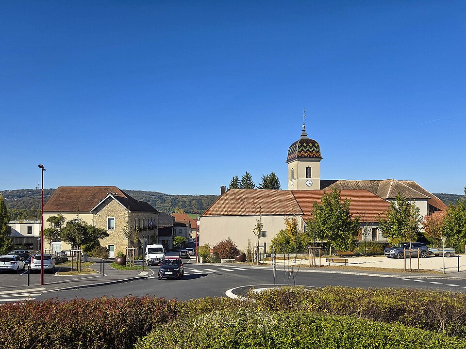 File:Saône, le centre-ville.jpg