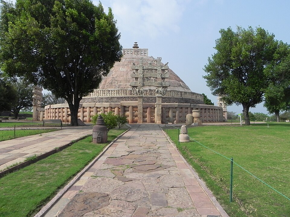 File:Stupa, Sanchi M.P..JPG