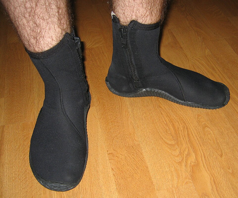 File:WetsuitBootPair.jpg