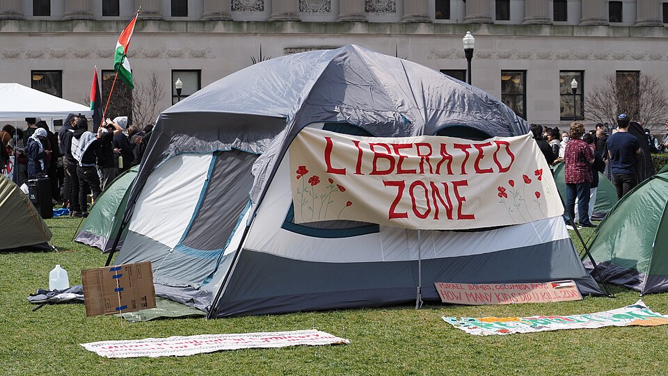 File:"Liberated Zone," Columbia University, April 17.jpg