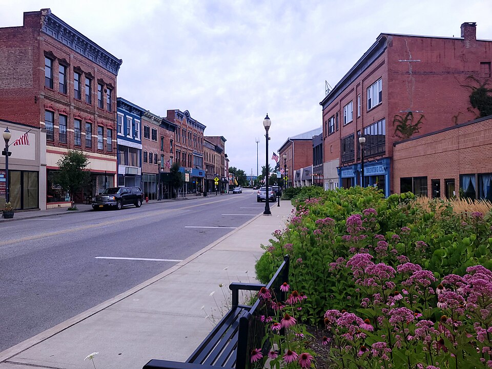File:Front St. Port Jervis.jpg