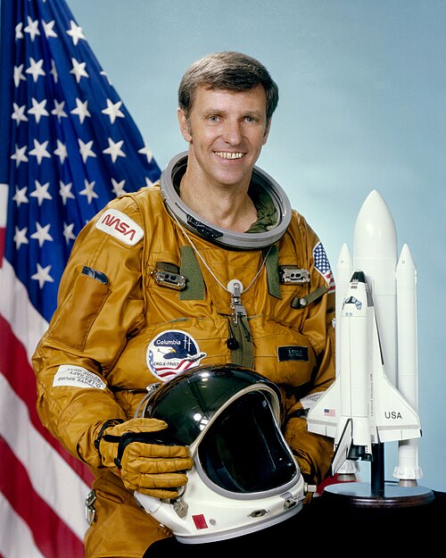 File:Joe Engle.jpg