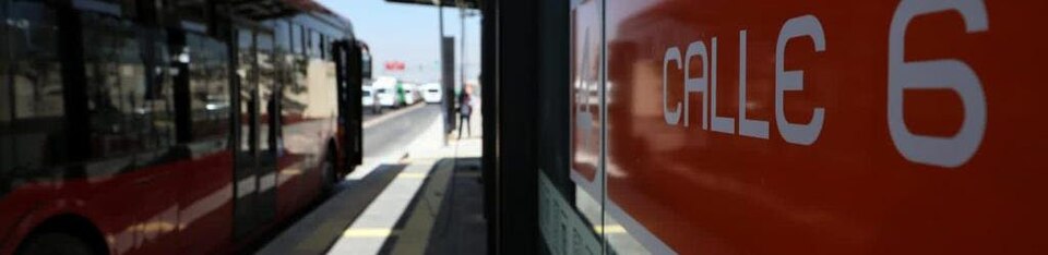 File:Metrobús Calle 6.jpg