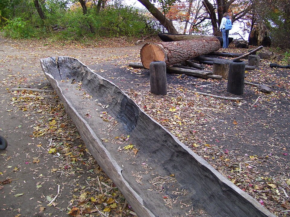 File:Plimoth Plantation Canoe.jpg