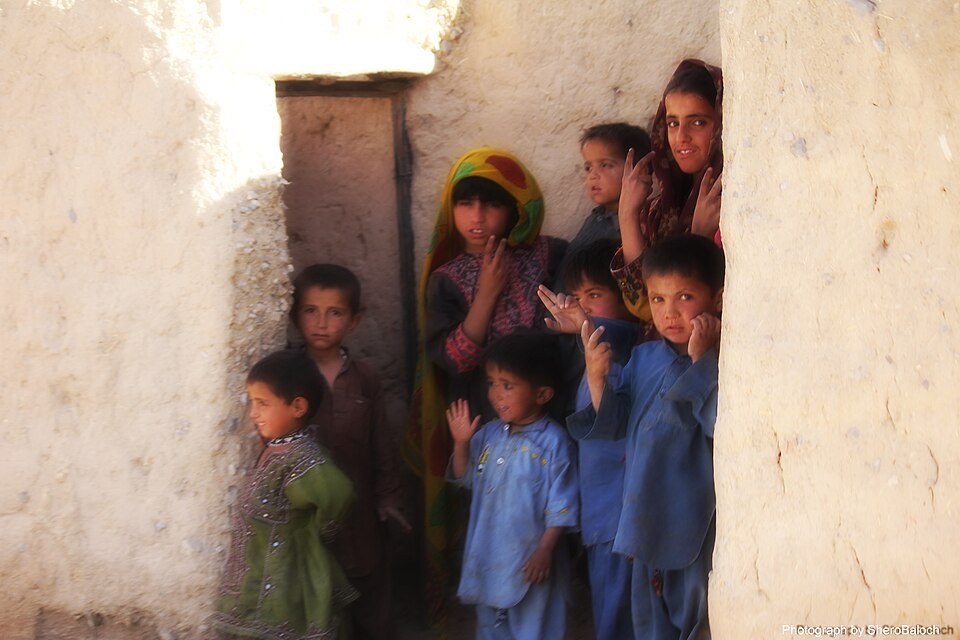 File:Quetta Poor child ..JPG
