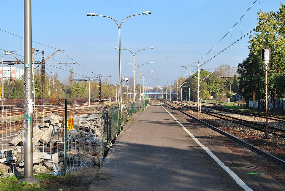 File:Sosnowiec Główny peron remont.JPG