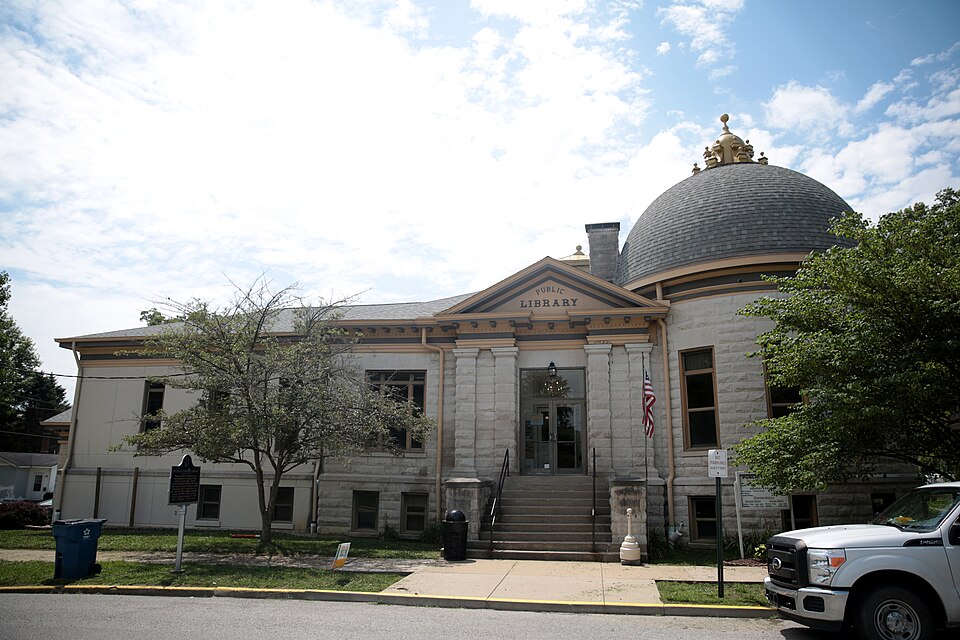 File:Sullivan Public Library 2.jpg