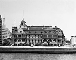 High resolution photograph of the Russian Consulate in 1994