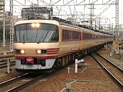 A 485 series train with panoramic cab car (KuRo 481–2000) on a Raichō service in December 2006