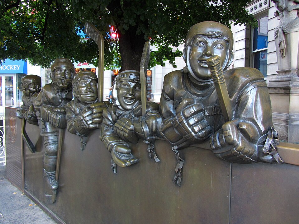 File:Hockey Hall of Fame Statue (9162222032).jpg