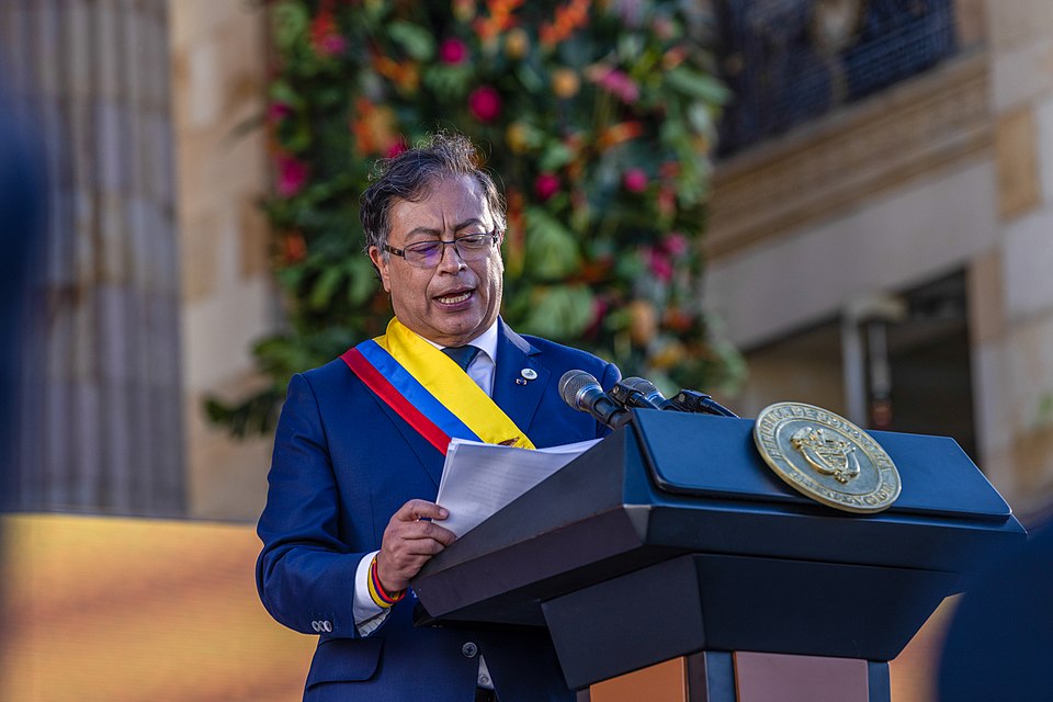 File:Inauguration Petro.jpg