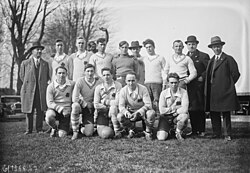 A photo of the players in US Dunkerque-Malo's starting lineup against FC Sète in the semifinal of the 1928–29 Coupe de France.