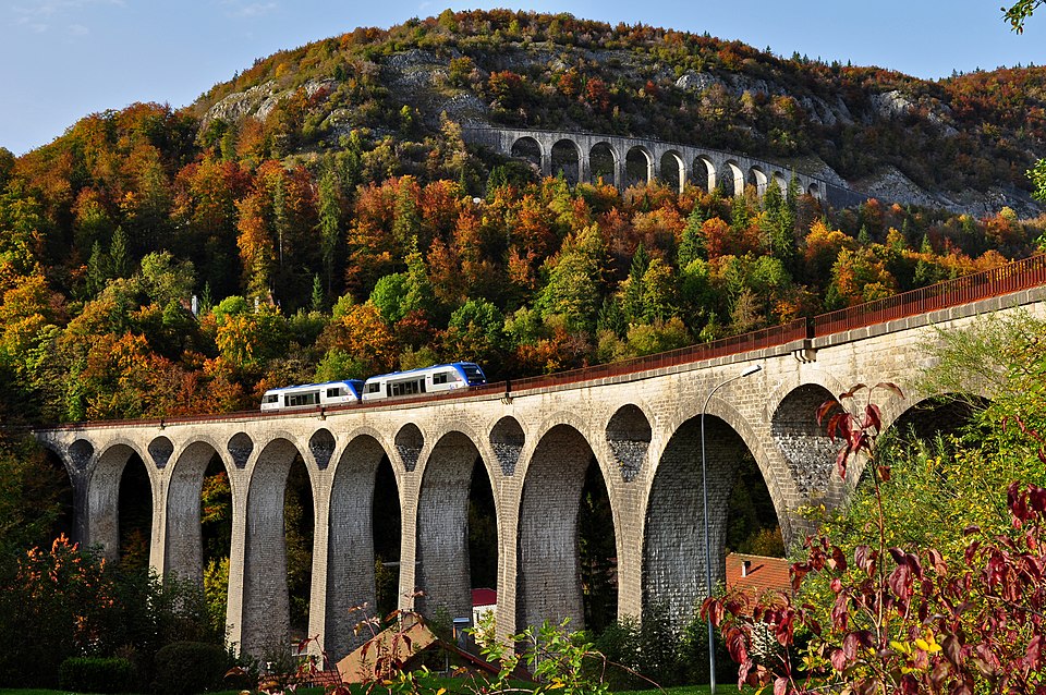 File:Viaduc de l'Evalude.jpg