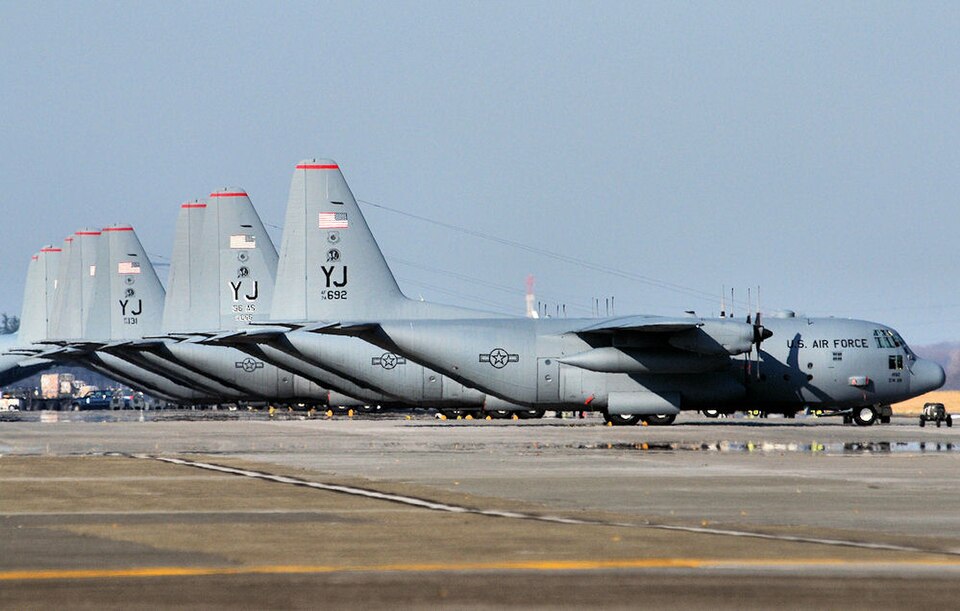 File:374thoperationsgroup-c-130s.jpg
