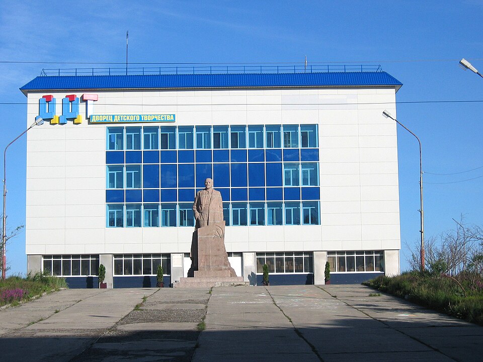 File:Anadyr child creativity palace.jpg